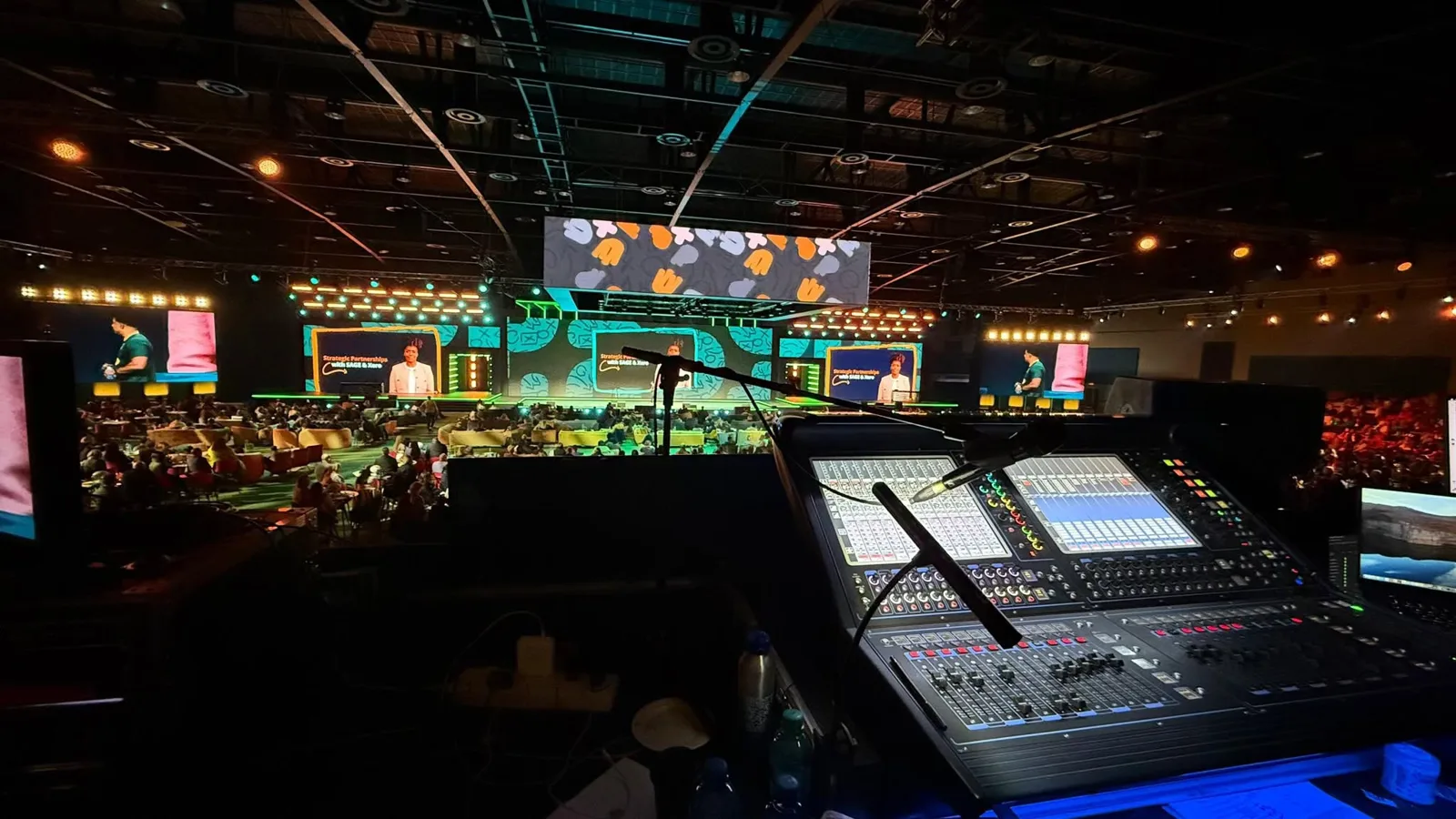 FNB R&C Conference 2025, show day